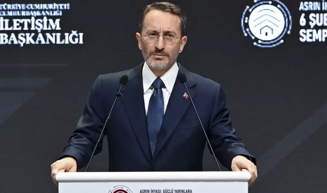 Cumhurbaşkanlığı İletişim Başkanı Fahrettin Altun, İstanbul’un Güngören ilçesinde haber takibi