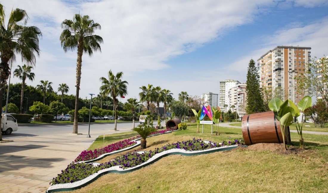 Park ve Bahçeler Dairesi Başkanlığı ekipleri, kenti bahara hazırlamak amacıyla