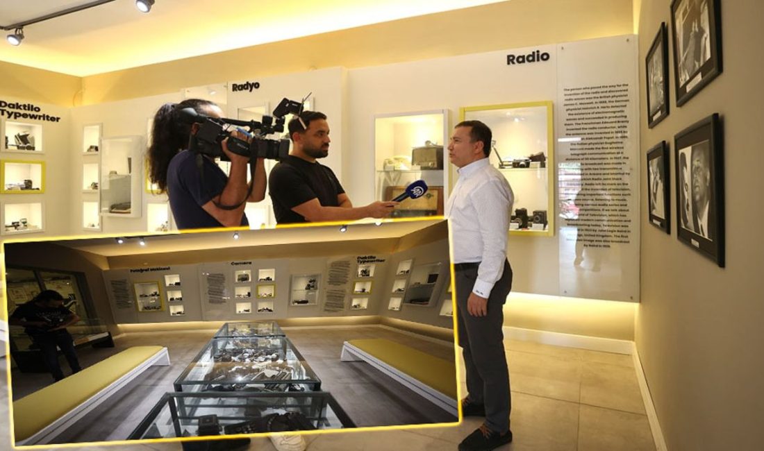 Tarihi Kaleiçi’ndeki Basın Galerisi Ziyaretçilerini Türk Basın Tarihinde Yolculuğa Çıkarıyor