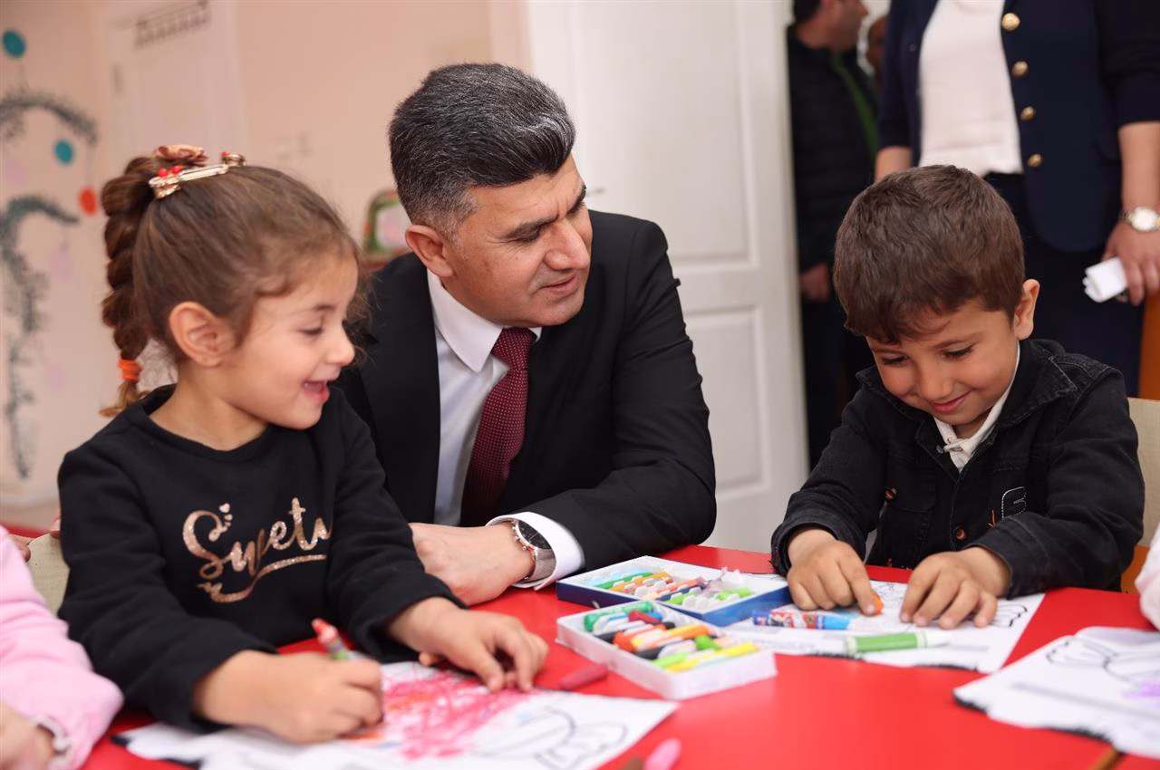 Akdeniz Belediyesi Kültür ve Sosyal İşler Müdürlüğü, bünyesinde bulunan 10
