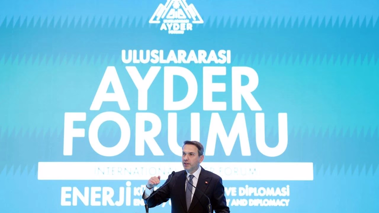 Enerji ve Tabii Kaynaklar Bakanı Alparslan Bayraktar, “Karadeniz’de yeni lokasyonlarda