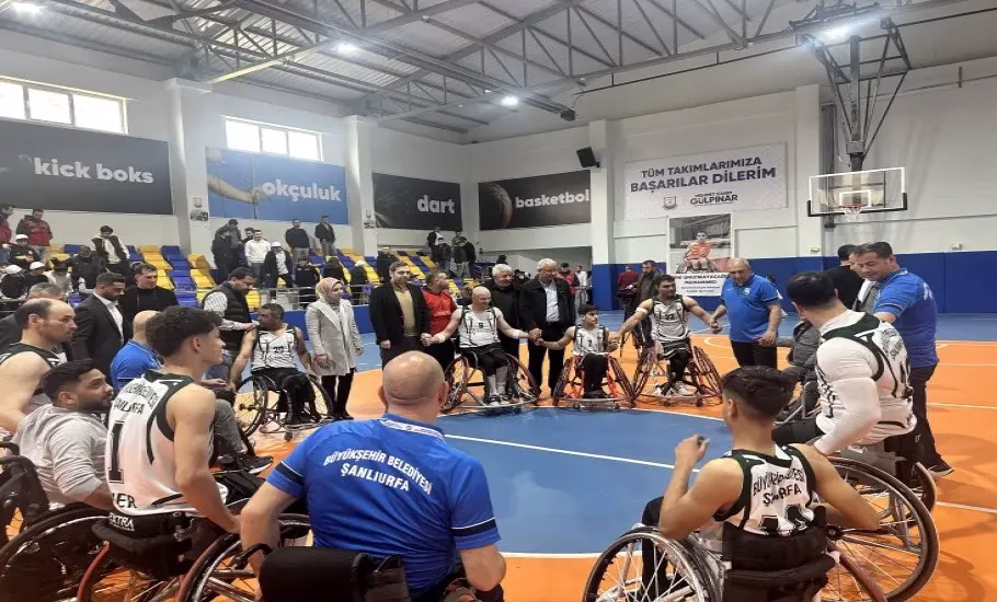 ŞANLIURFA – BHA  Karşıyaka Spor Salonu’nda saat 14.00’te başlayan mücadeleye