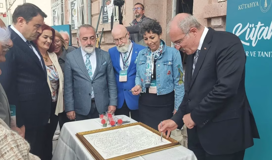 Kütahya Valiliği himayelerinde; Kütahya Belediyesi, Kütahya İl Kültür ve Turizm