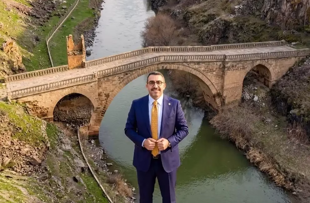 Açıklamada, özellikle Ani Köprüsü’nün restorasyonu ve Doğu Kapı’nın açılmasına yönelik