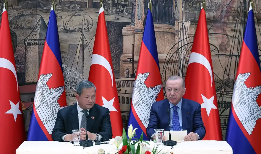 İSTANBUL – BHA Cumhurbaşkanı Recep Tayyip Erdoğan ile Kamboçya Başbakanı Hun