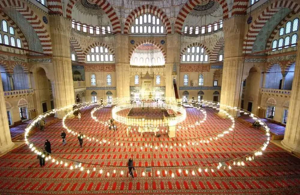 Edirne’de bulunan Selimiye Camii ve Külliyesi, Mimar Sinan’ın ustalık eseri
